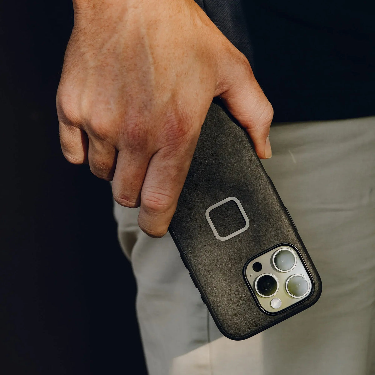 SlimLink Case iPhone 18 Pro MagSafe Kılıf - Black Leather